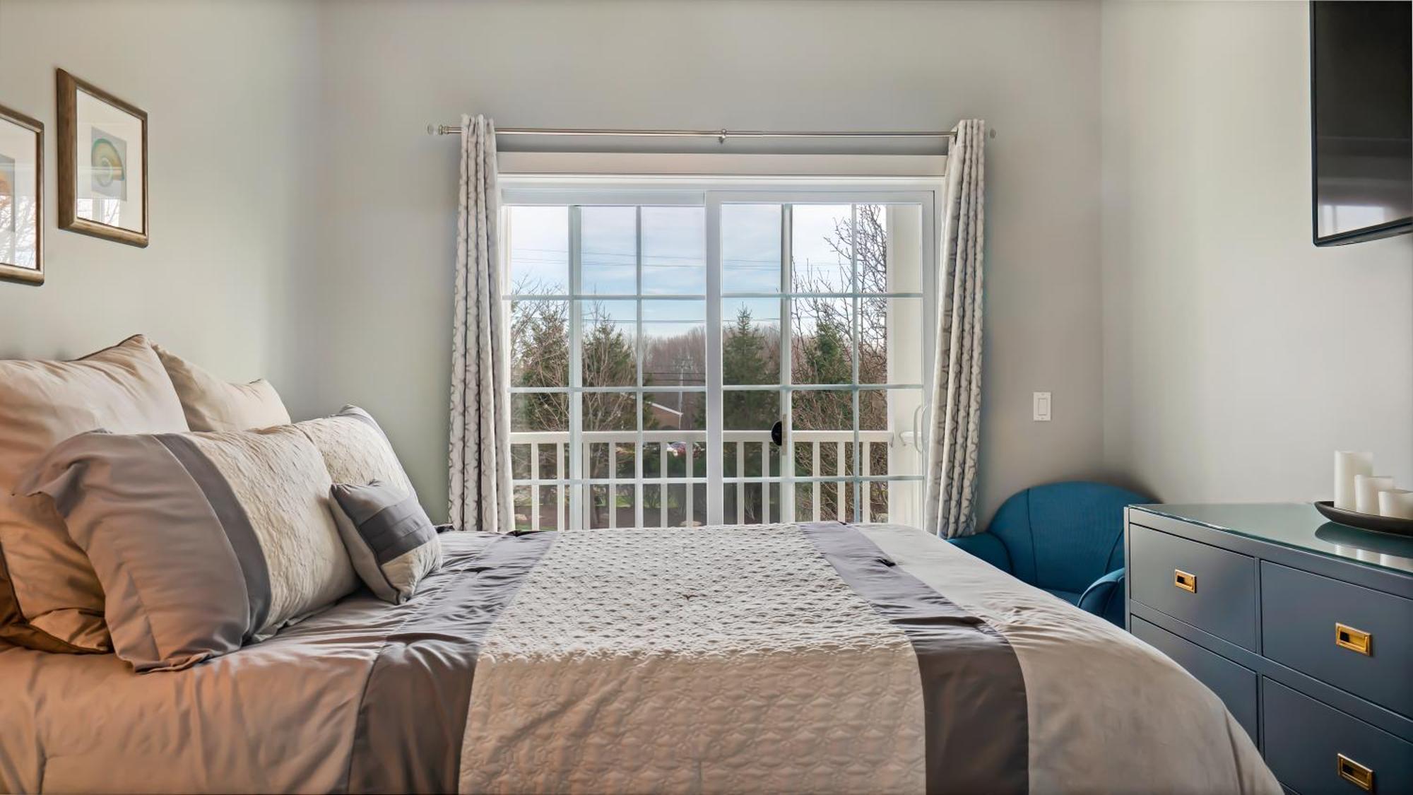 The Cliffside Greenport